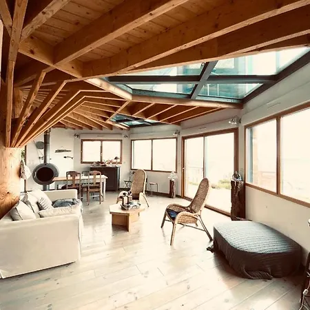 Holiday home Superbe Maison Design En Bois Vue